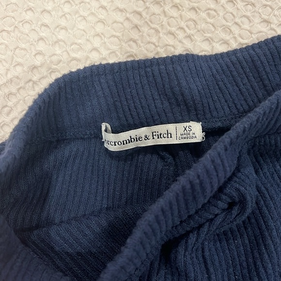Abercrombie & Fitch navy blue pajama shorts - Picture 2 of 3